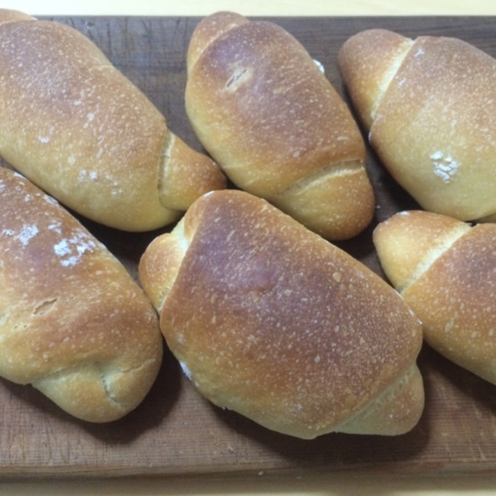 流行りの塩パンを焼こう 少量からのふんわり塩パン レシピ 作り方 By ばんばんばんこ 楽天レシピ